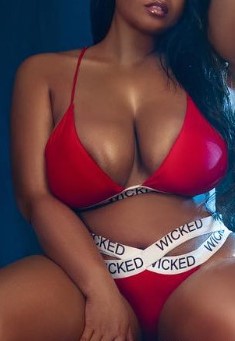Nicky, attendant at Vivid Spa Toronto