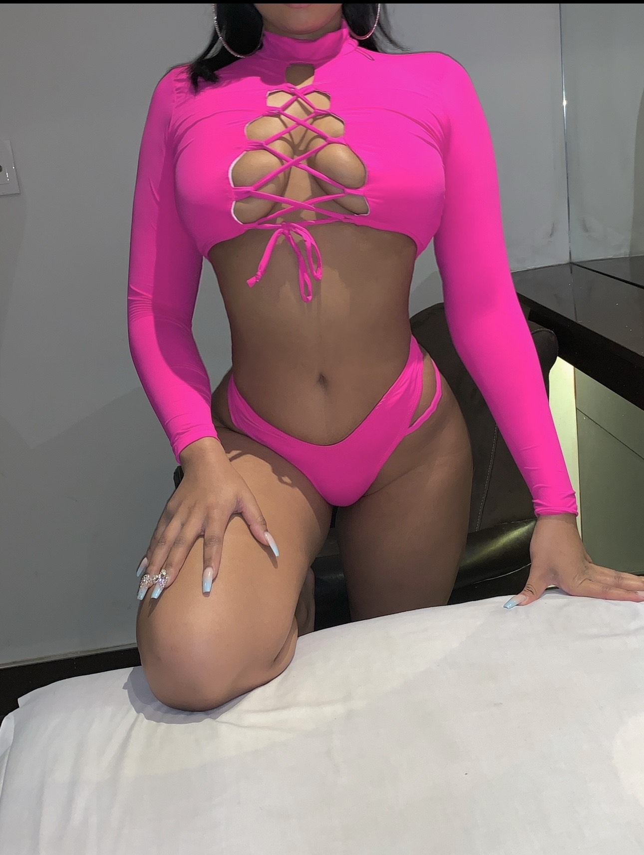 Zya, attendant at Vivid Spa Toronto